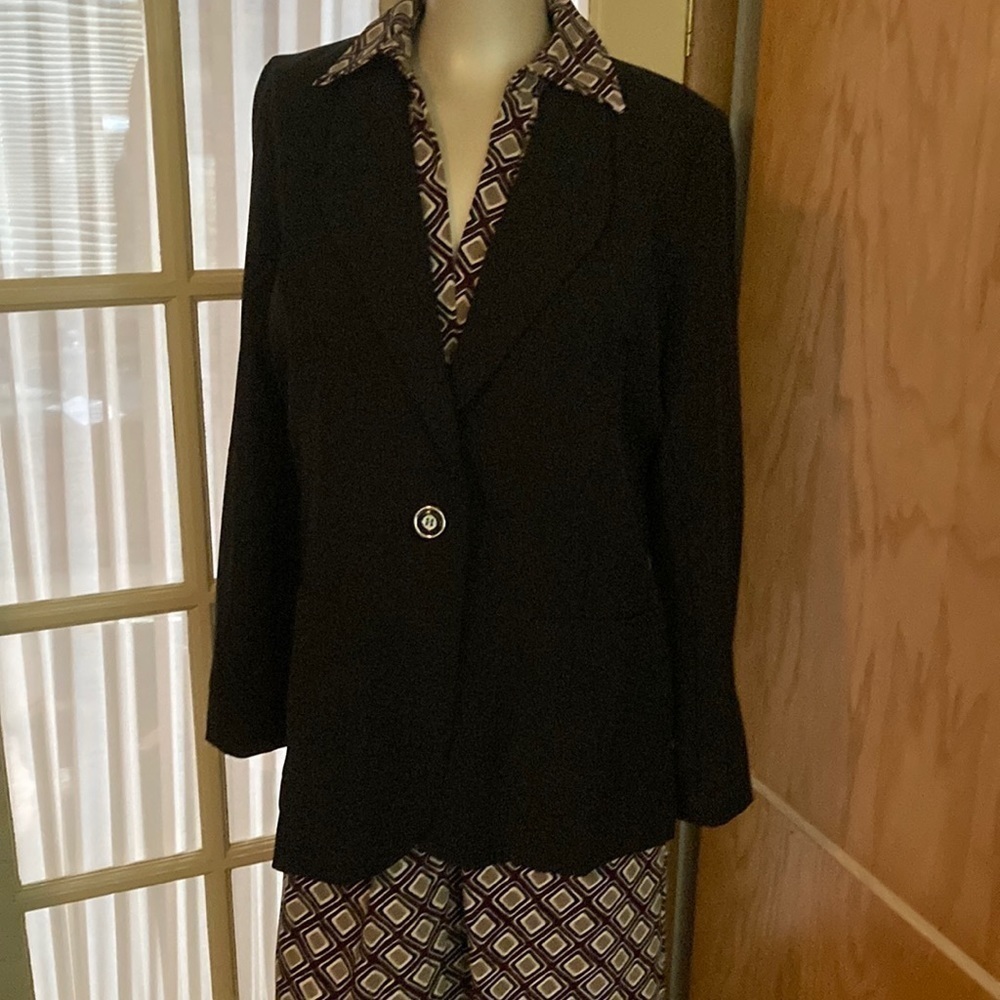 Drapers & Damon’s Woman’s Black Blazer. Size Medium (see measurements). NWOT